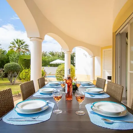 La Pausa - Serene 3-bedroom Retreat With Heated Pool Villa