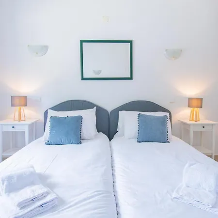 Villa La Pausa - Serene 3-bedroom Retreat With Heated Pool Carvoeiro (Lagoa)