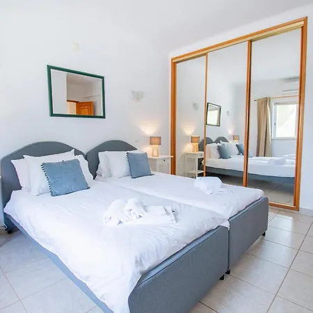 La Pausa - Serene 3-bedroom Retreat With Heated Pool Villa